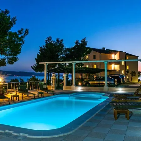 The Pine Omiš